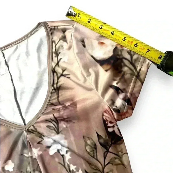 Women's V Neck Loose Dress Summer Khaki Floral Print Size Small T-shirt Dress - Picture 8 of 14